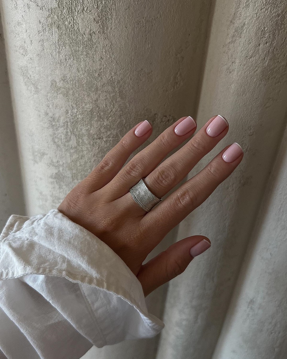 Маникюр, который выглядит аккуратно без усилий и всегда уместен