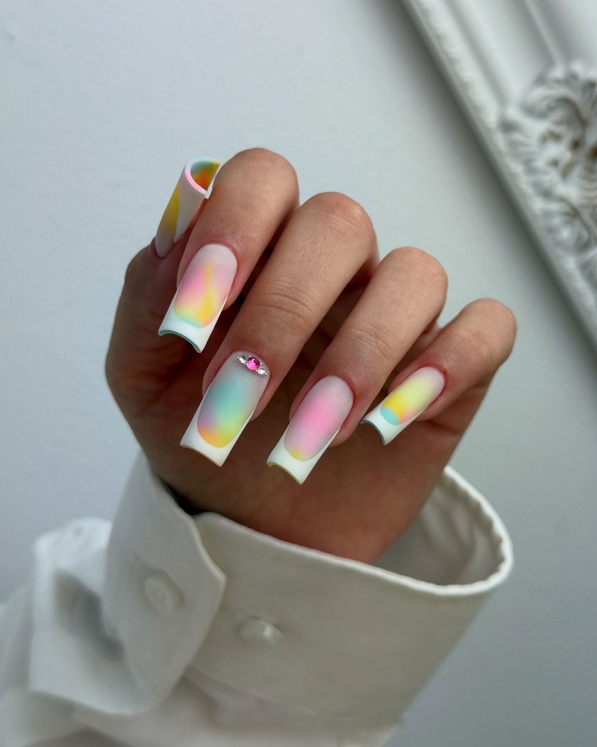 Маникюр 2026: какие детали делают дизайн дешевым