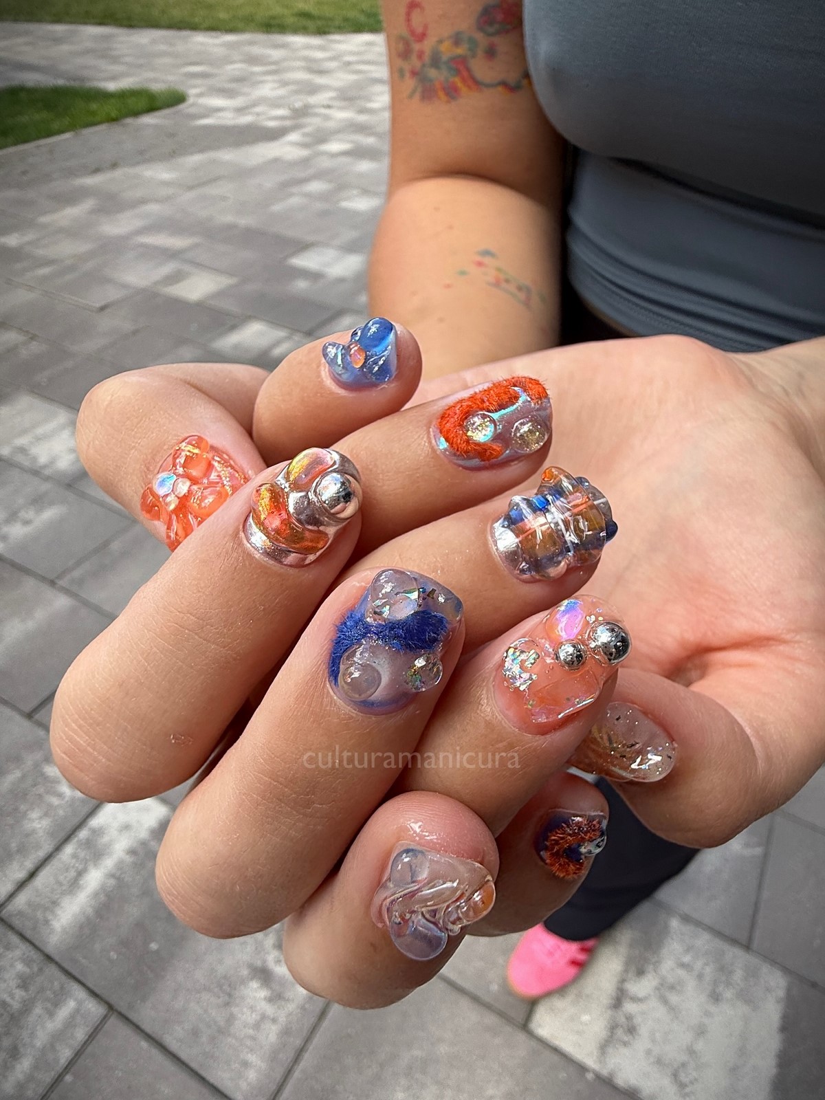 Маникюр 2026: какие детали делают дизайн дешевым