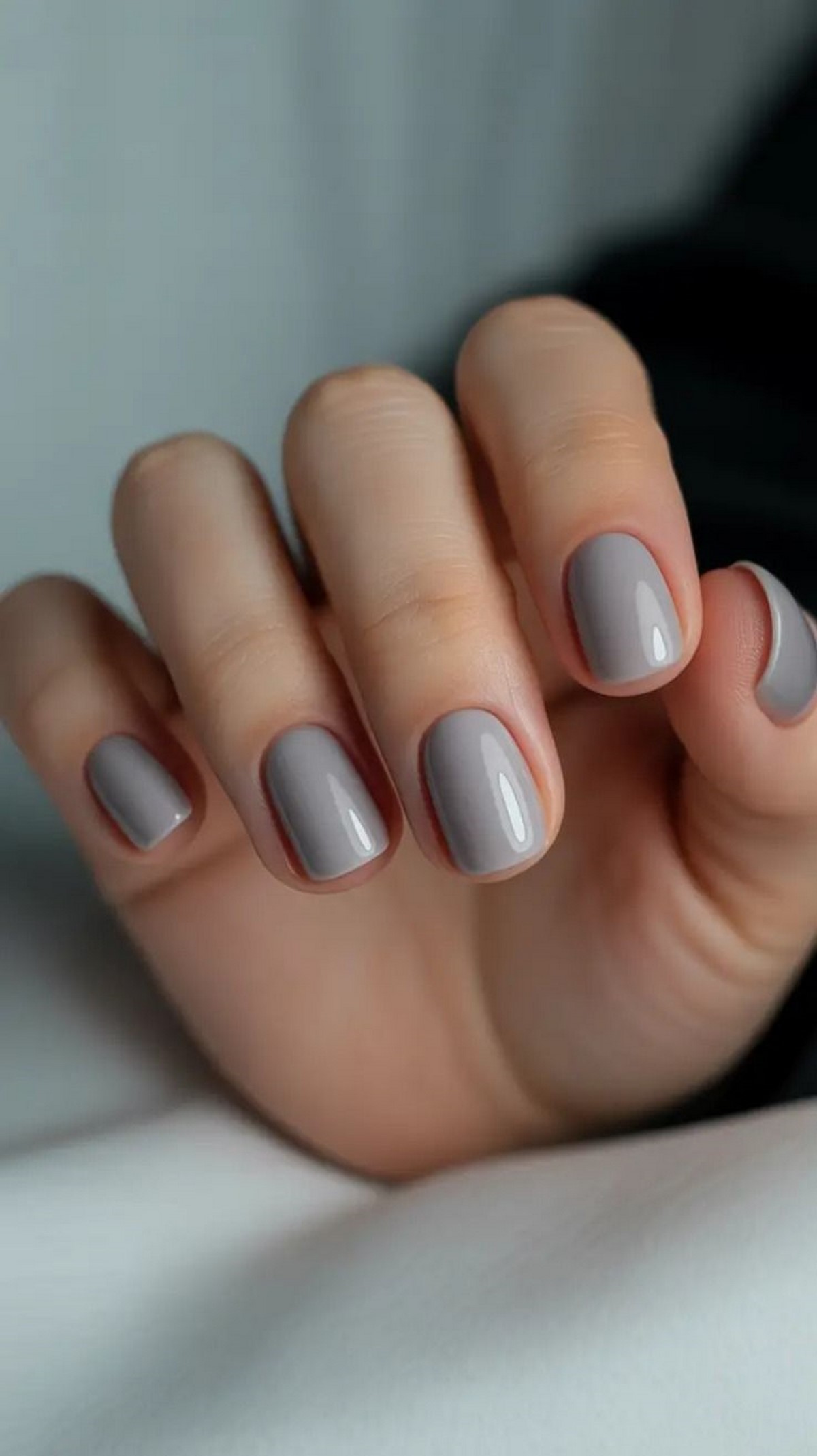 Маникюр 2026: этот цвет выглядит дорого, но делает руки дешевыми