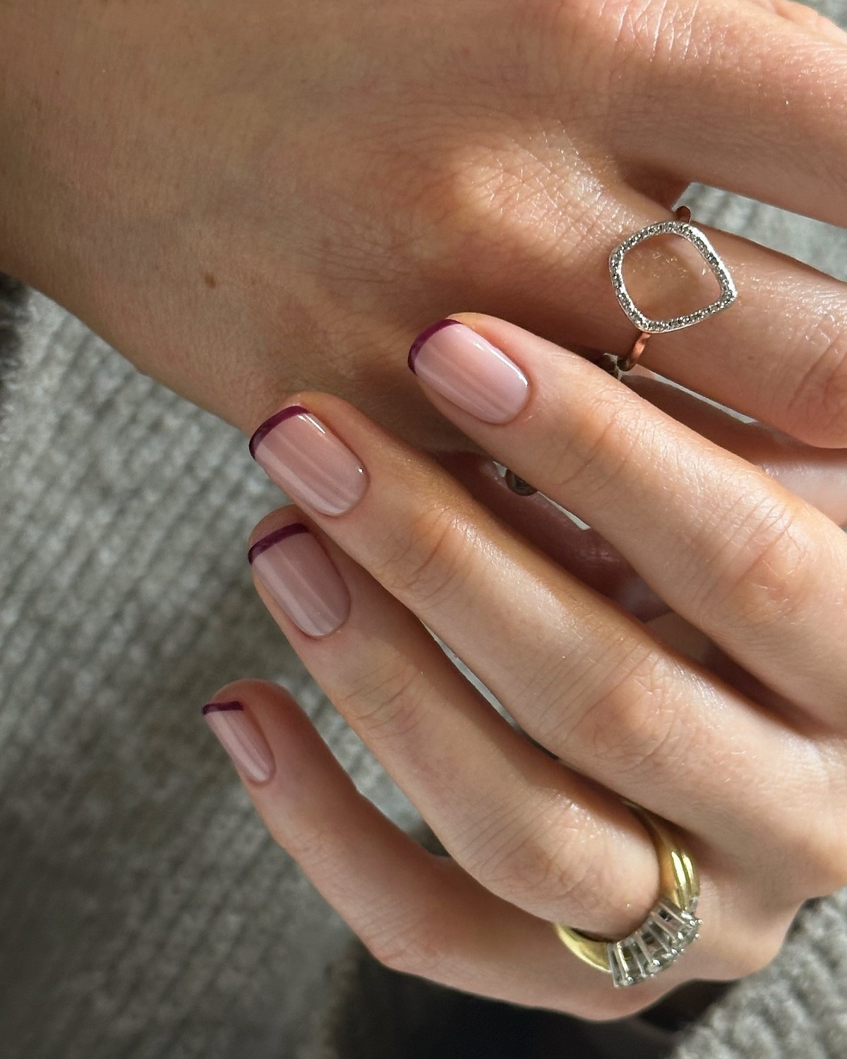 Тонкий френч 2026: как изменился привычный маникюр