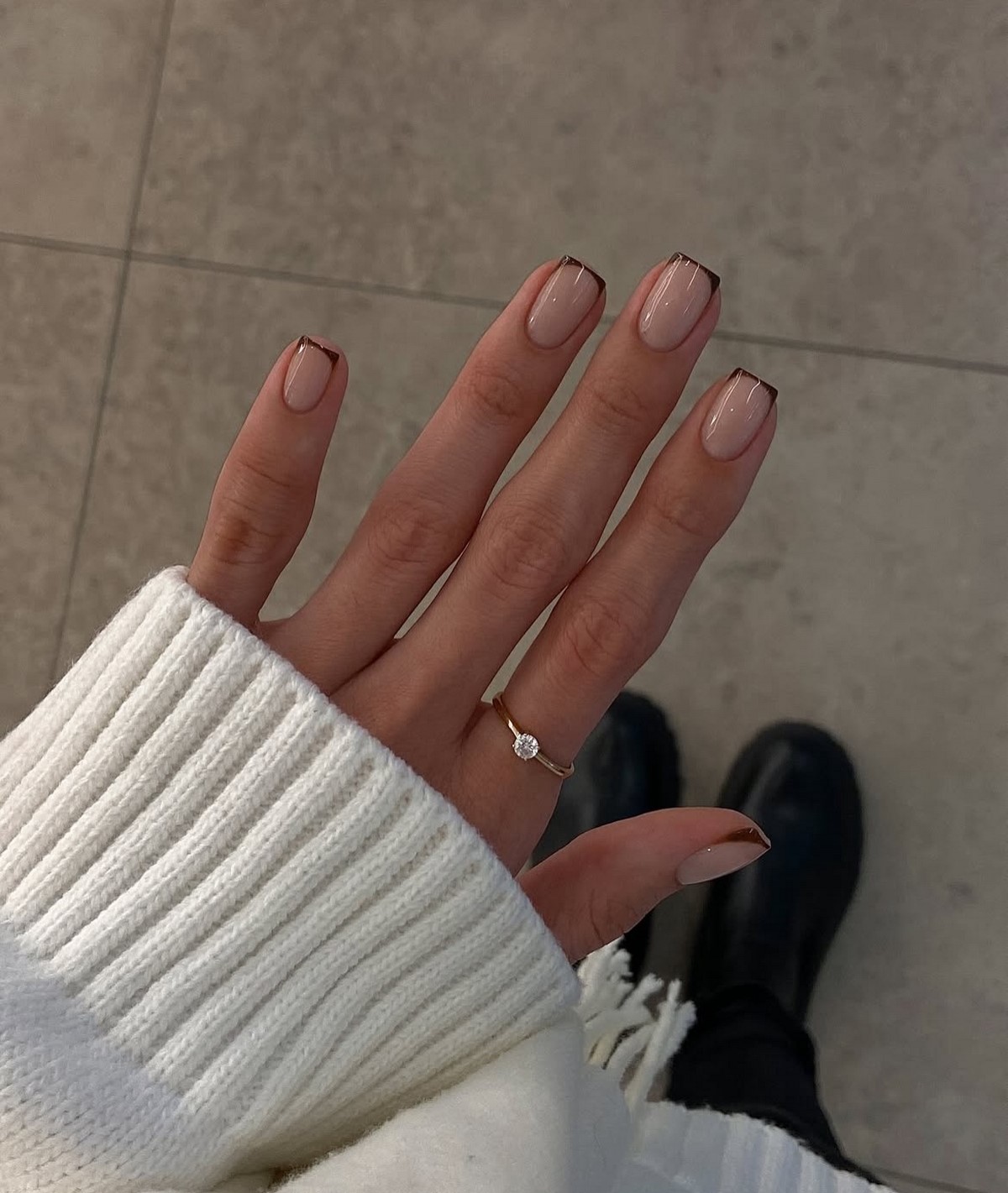 Тонкий френч 2026: как изменился привычный маникюр