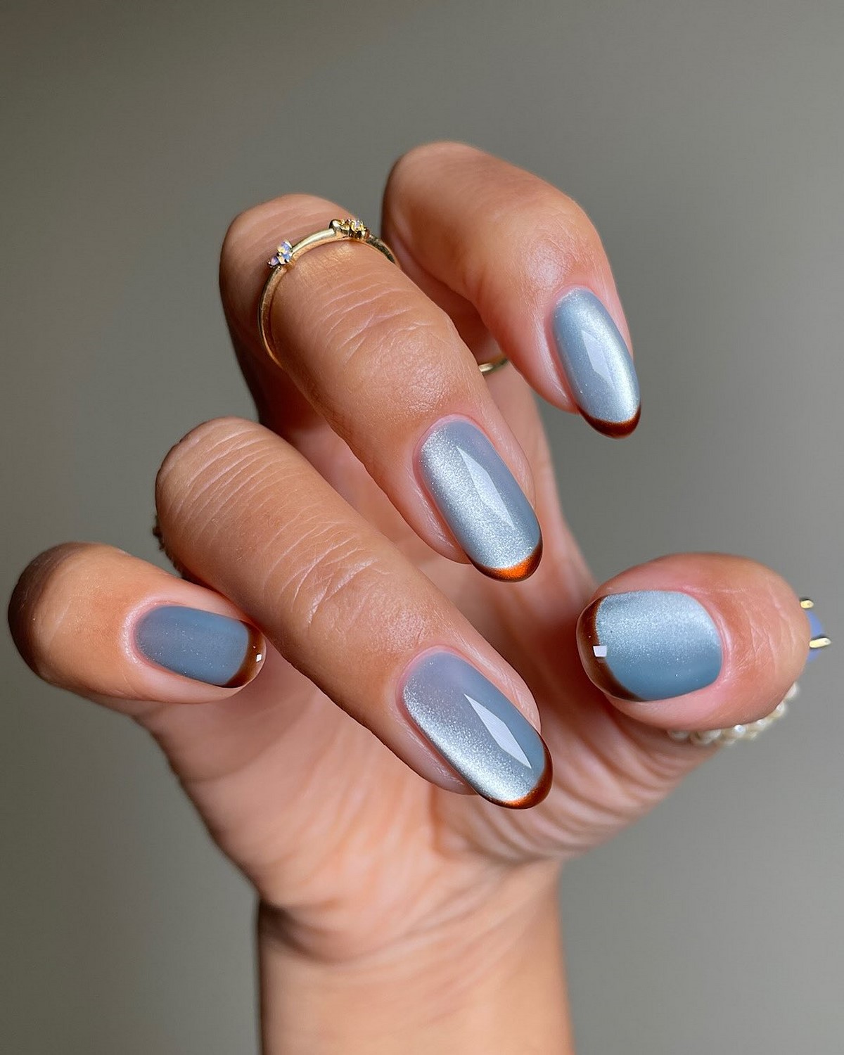 Тонкий френч 2026: как изменился привычный маникюр