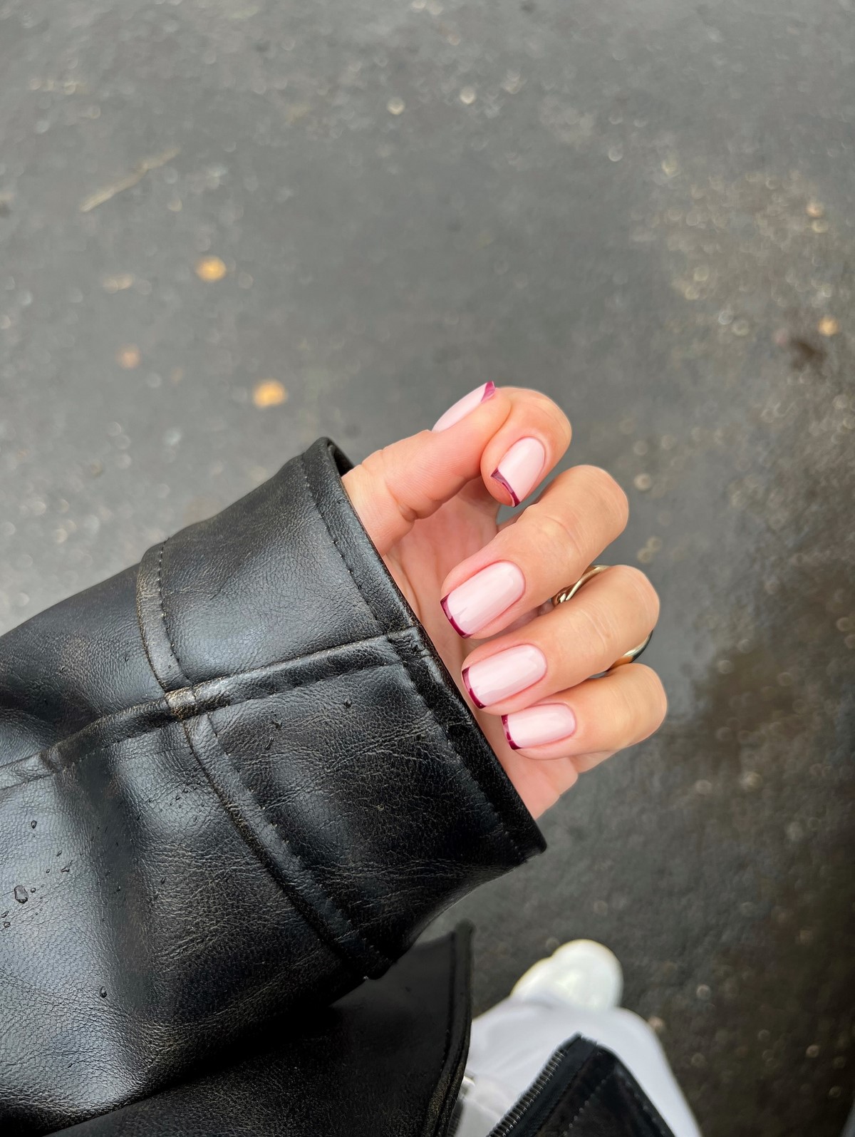 Тонкий френч 2026: как изменился привычный маникюр