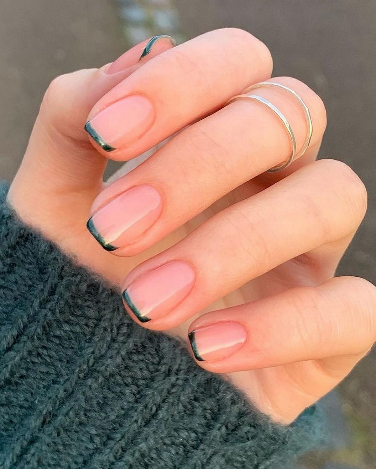 Тонкий френч 2026: как изменился привычный маникюр