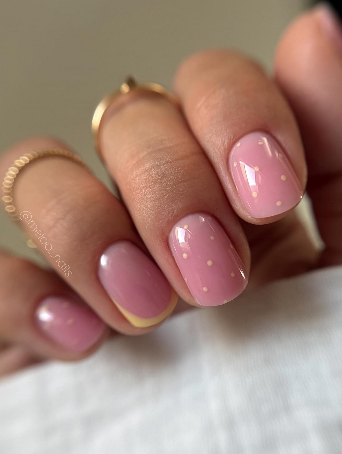 Тонкий френч 2026: как изменился привычный маникюр