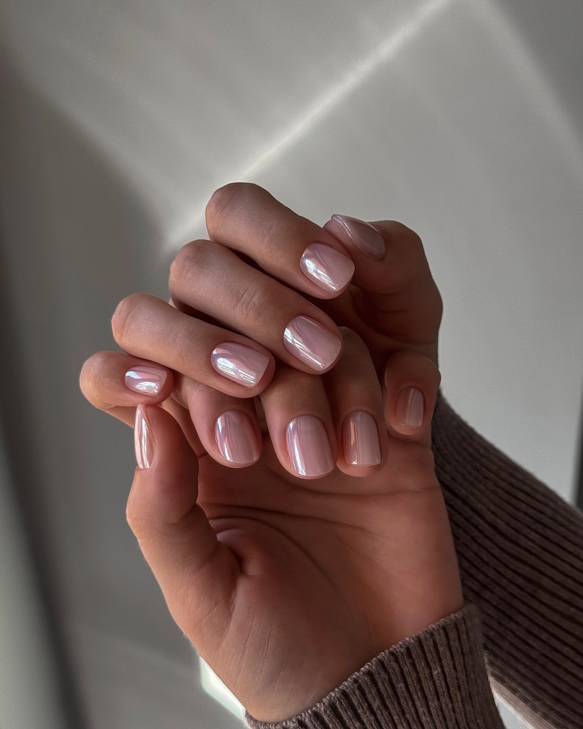 Маникюр без цвета: как выглядит натуральное покрытие сейчас