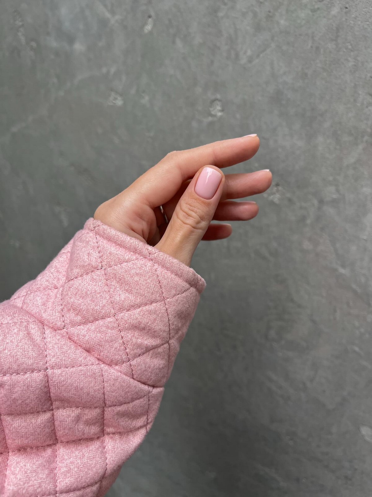 Маникюр, который сейчас делают чаще всего и он выглядит аккуратно