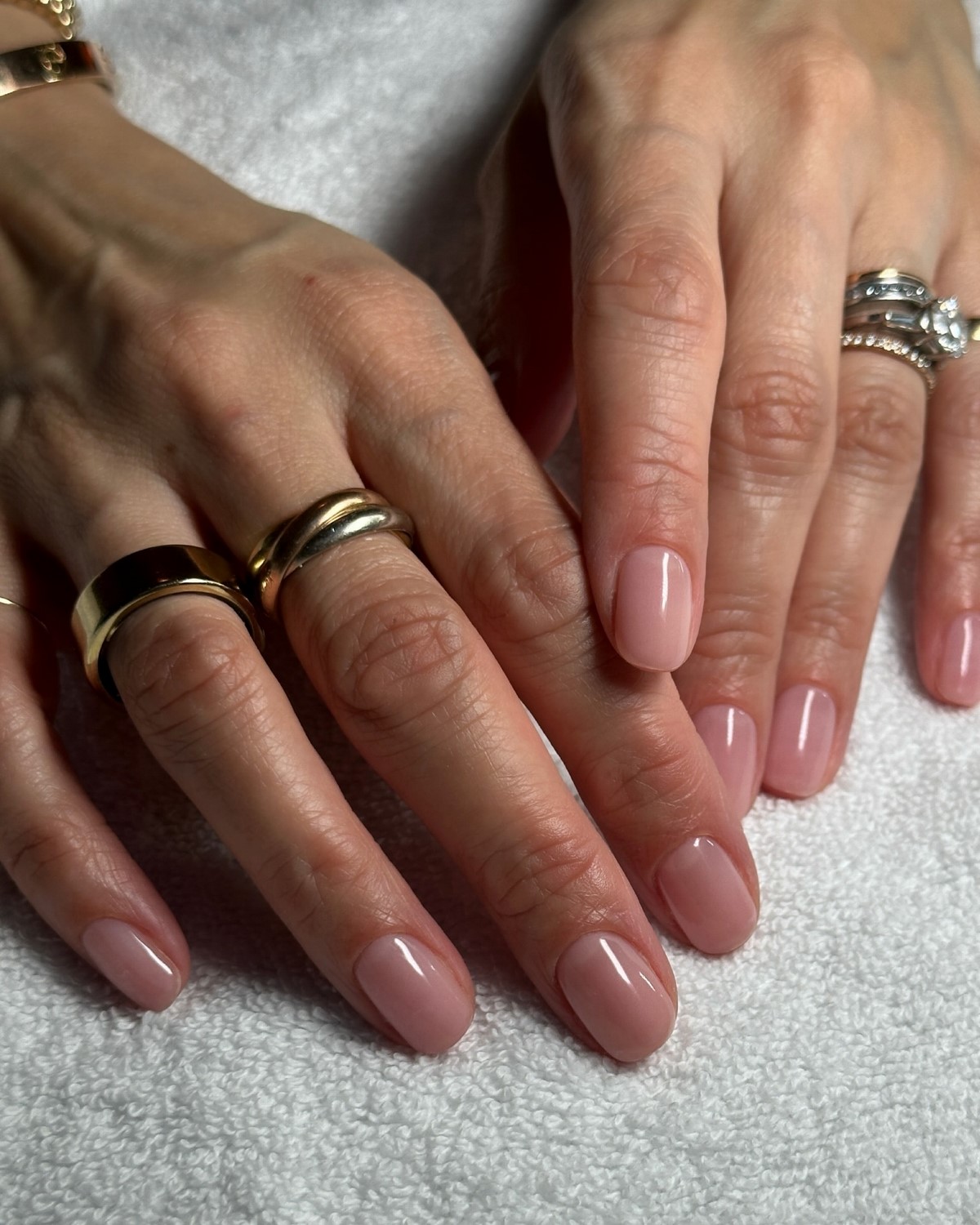 Маникюр, который выглядит аккуратно без усилий и всегда уместен