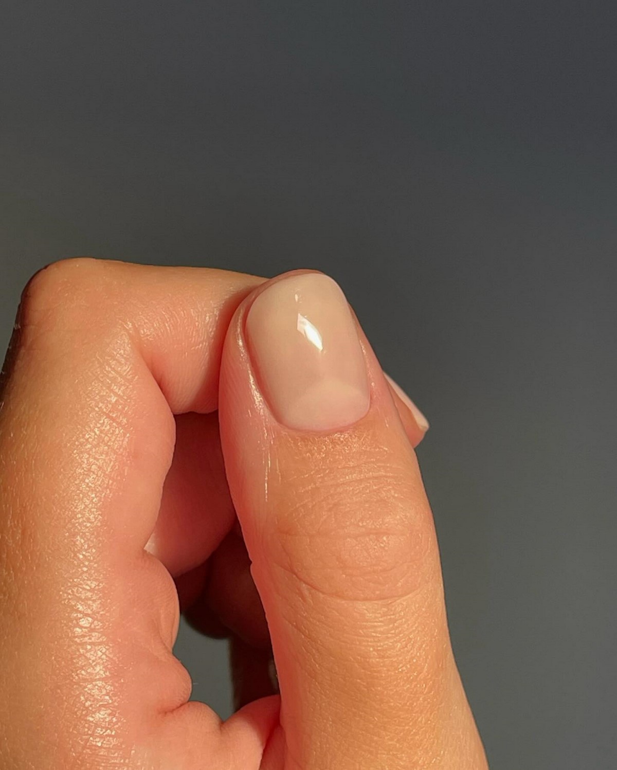 Маникюр, который выглядит аккуратно без усилий и всегда уместен