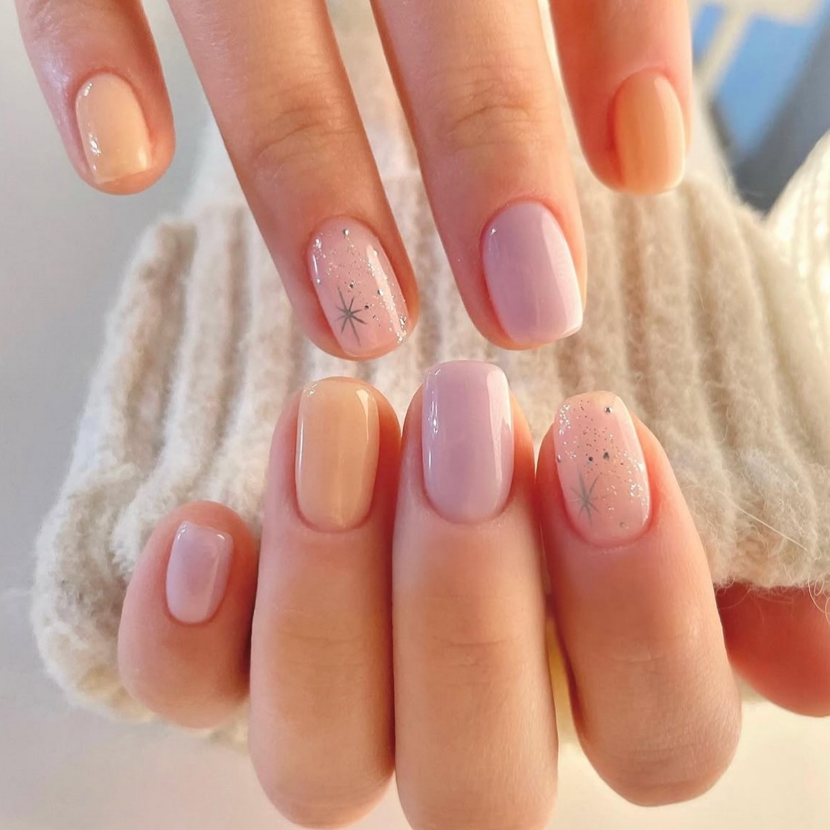 Маникюр на короткие ногти: простой вариант на каждый день