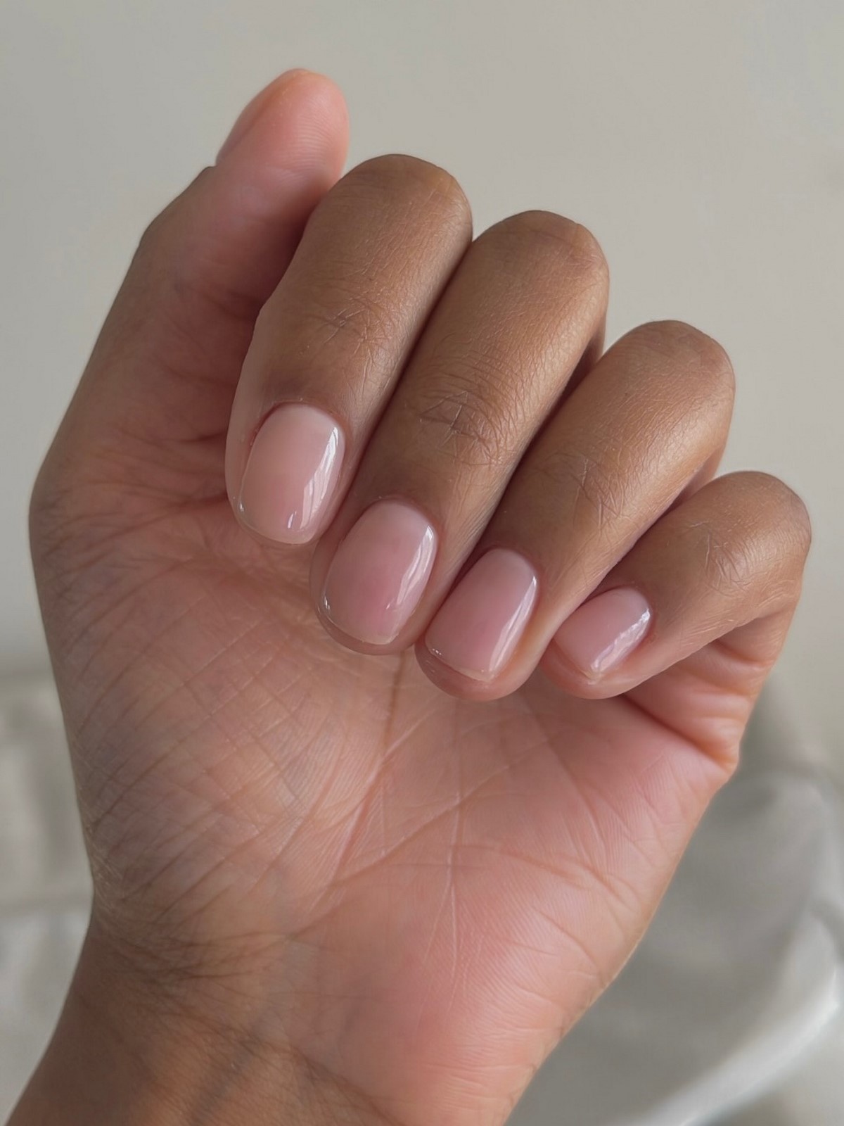 Маникюр на короткие ногти: простой вариант на каждый день