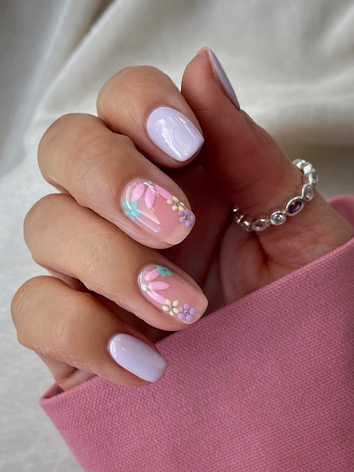 Маникюр на короткие ногти: простой вариант на каждый день