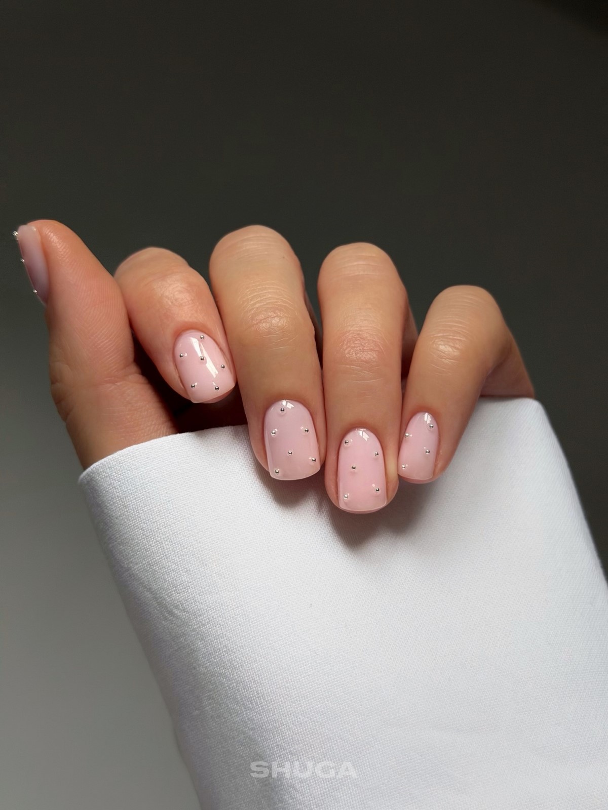 Маникюр на короткие ногти: простой вариант на каждый день