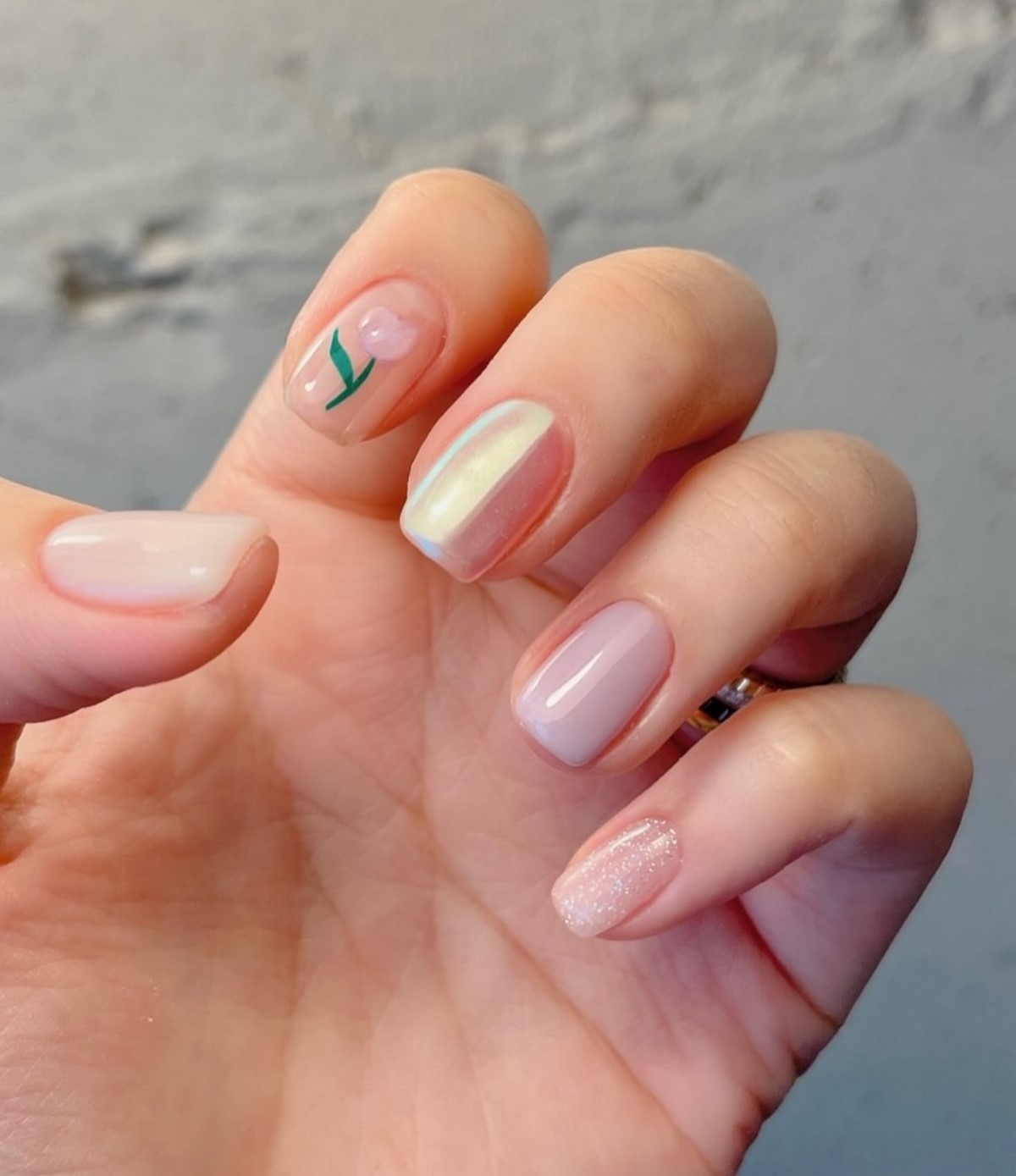 Маникюр на короткие ногти: простой вариант на каждый день