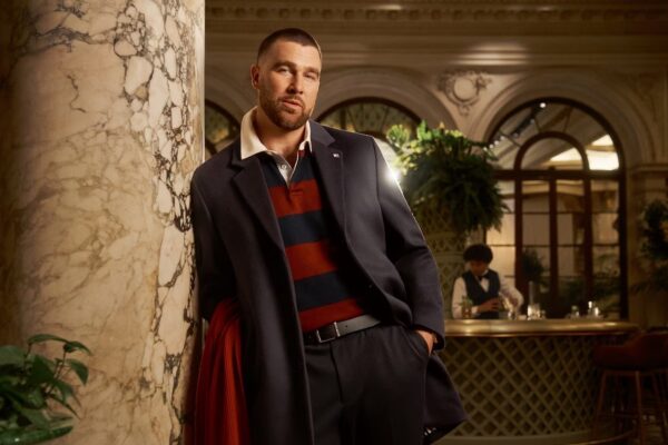Трэвис Келси стал главным героем Tommy Hilfiger — рядом Джиджи Хадид и JISOO